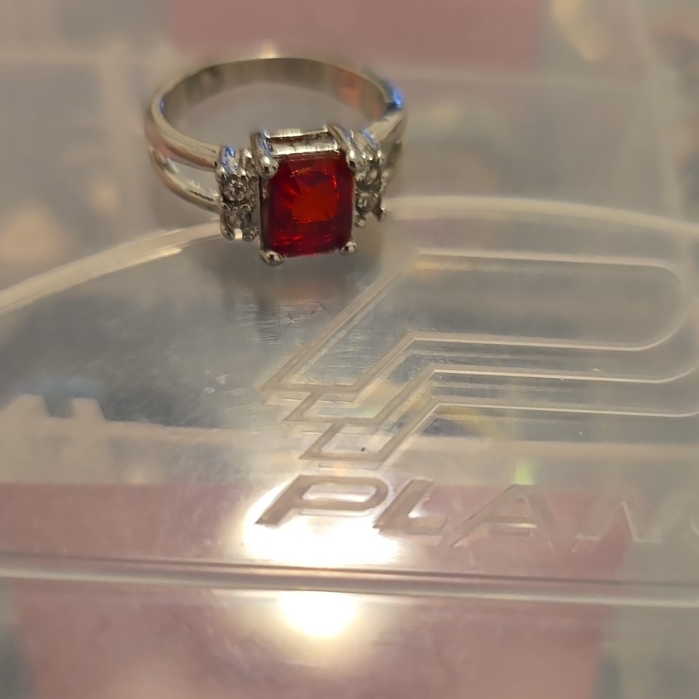 Silver red stone ring